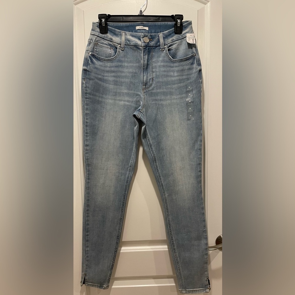 Maurices Women's Blue jeggings Jeans size M